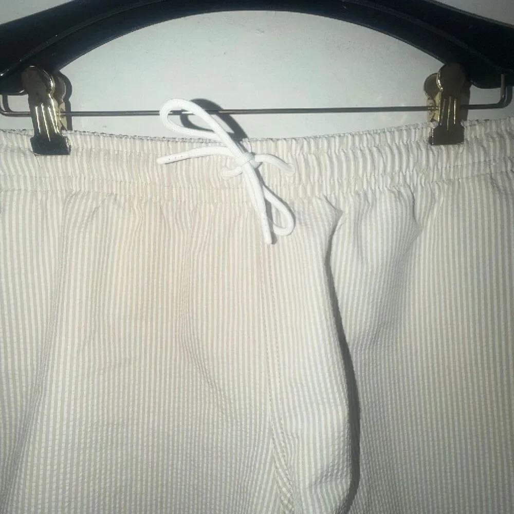 ABERCROMBIE & FITCH Tan Stripe Seersucker 5” Swim Shorts-S